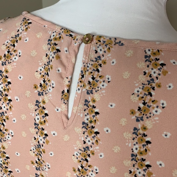 LC by LAUREN CONRAD Pink Floral Blouse Size Large - Picture 3 of 5